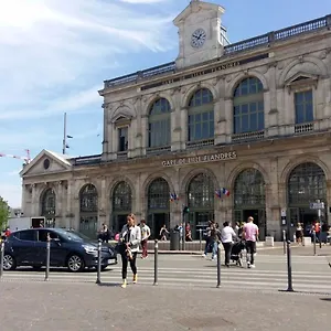  Appartement Renovated 2-bedroom Duplex Near Metro. France