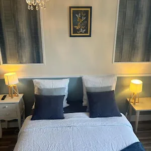The Lighthouse A Louer Bed & Breakfast Chateaulin
